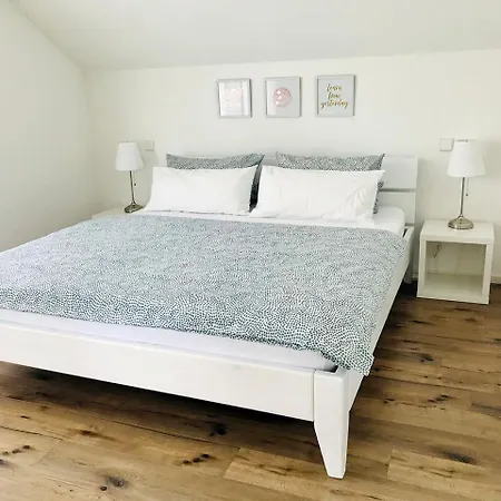 Ferienwohnung Seebrise Mit Sonniger Dachterrasse Uhldingen-Muehlhofen Exterior photo